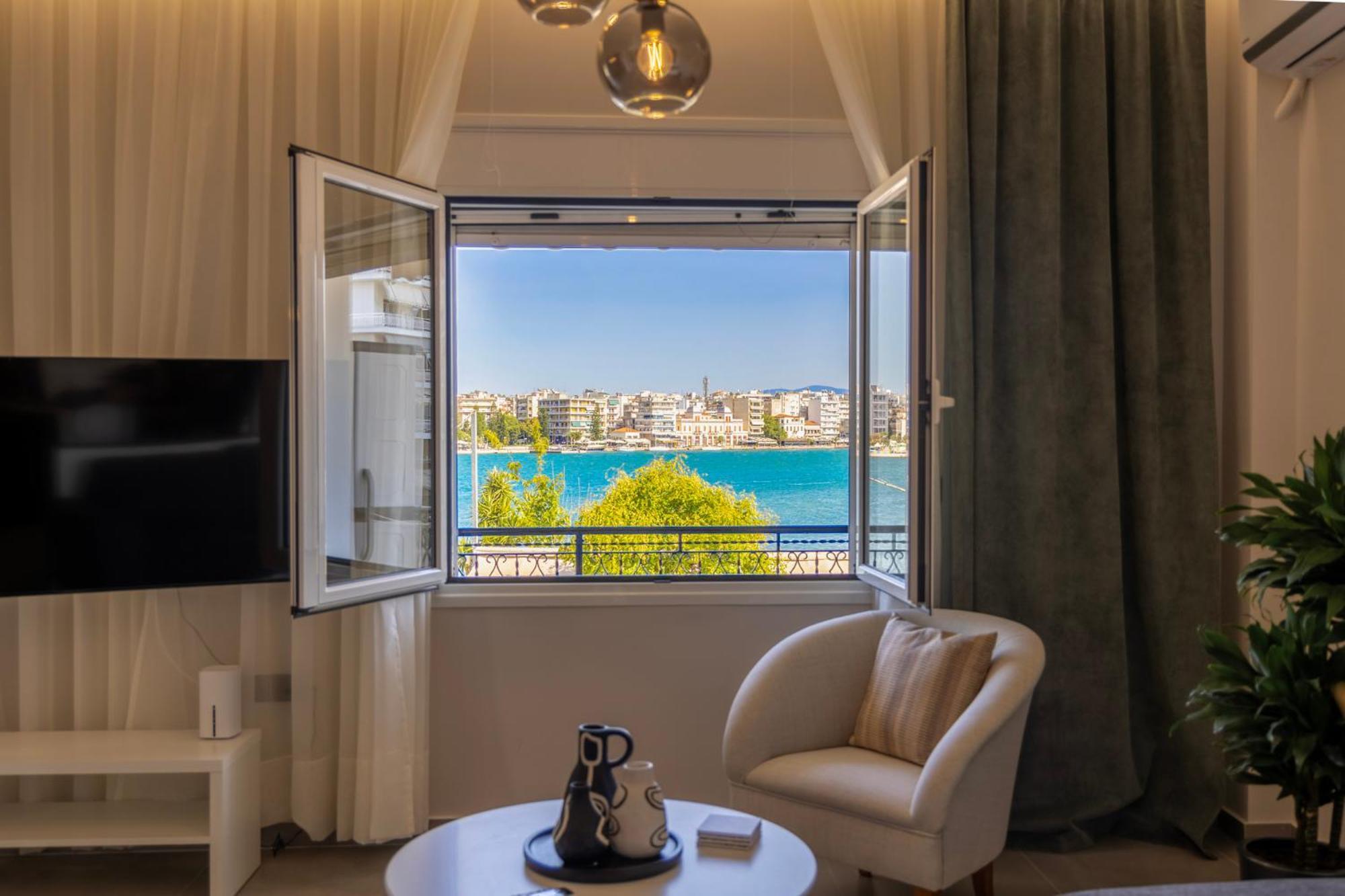 Luxury Apartment By The Sea- Euripus Strait Karababás Eksteriør billede